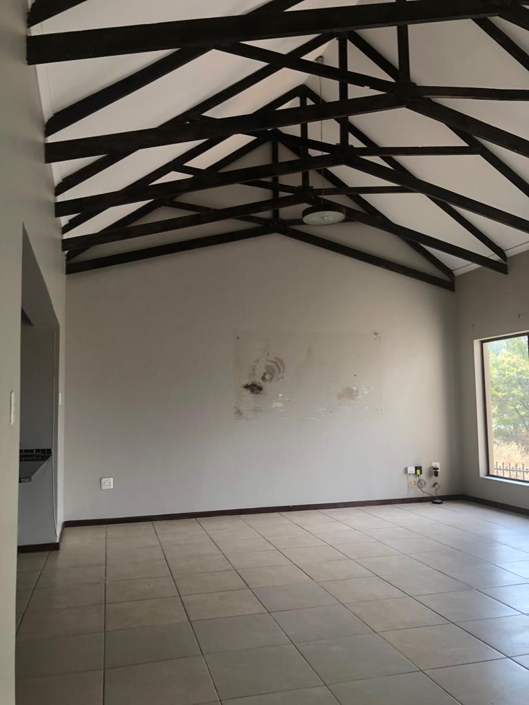 To Let 3 Bedroom Property for Rent in Hillside Free State